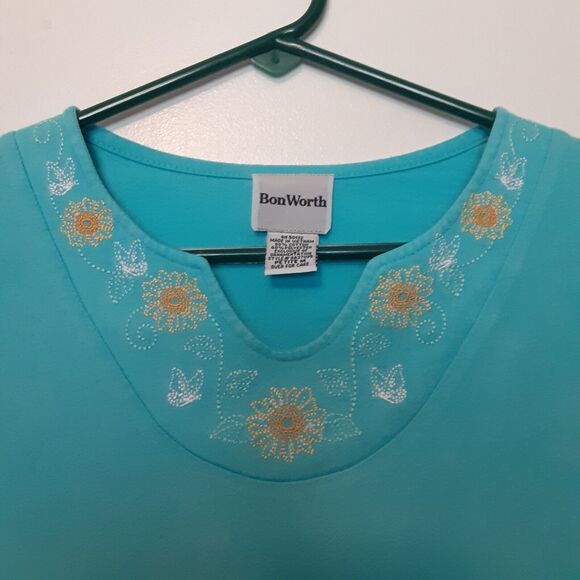 Bon Worth Shirts Womens M Petite Blue V Neck Short Sleeve Floral Embroidered Tee - Picture 2 of 7